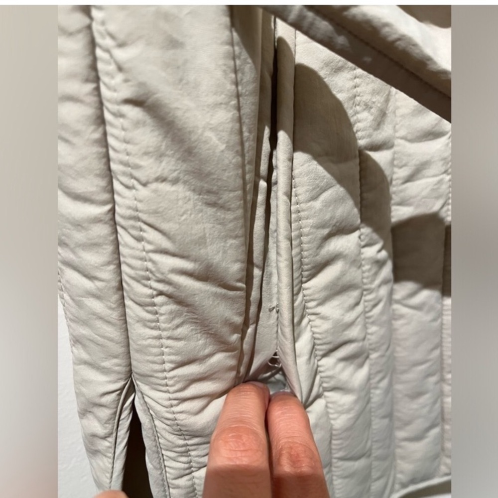 H&M • Oversized Cream Light Beige Quilted & Belted Vest - Picture 6 of 10